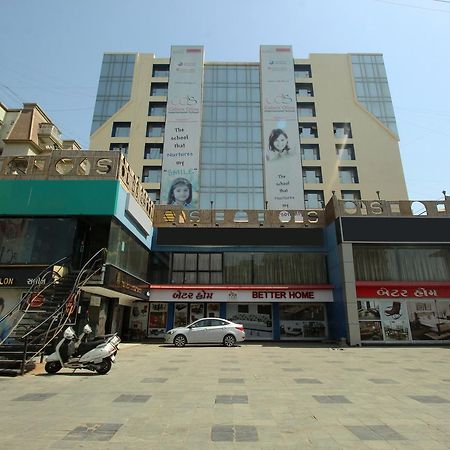Oyo 8786 Hotel Maan Residency Ahmedabad Extérieur photo