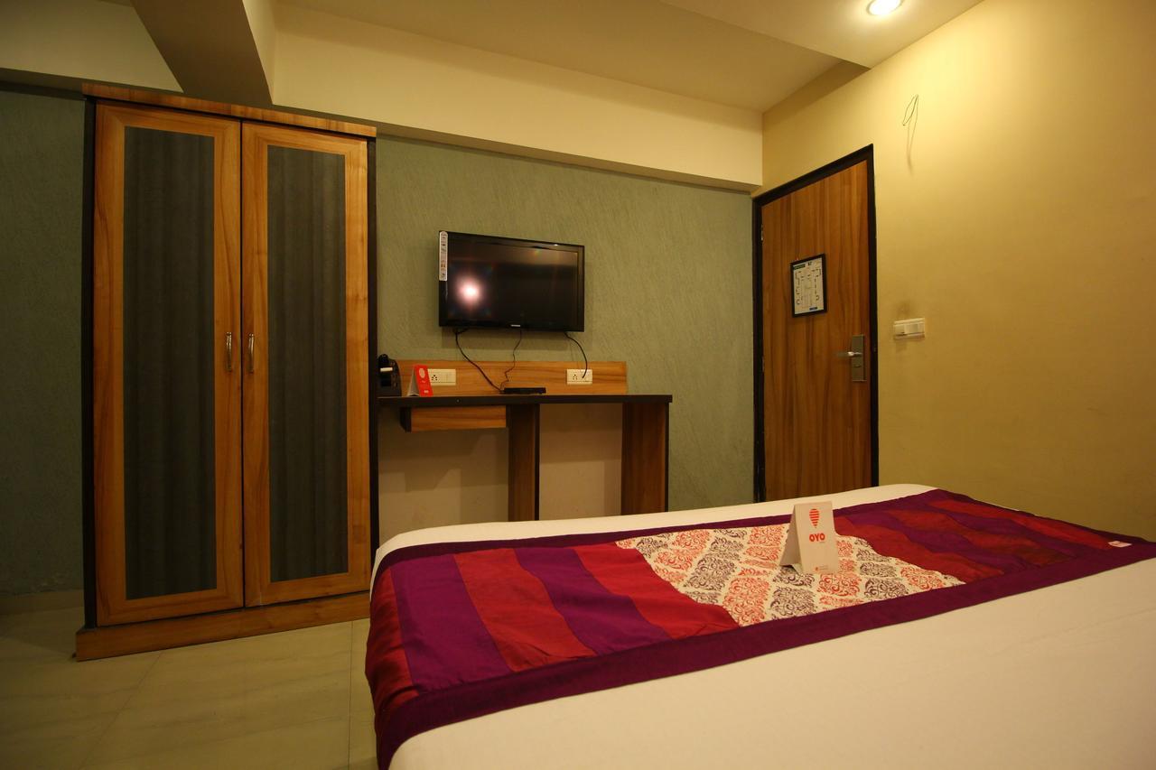 Oyo 8786 Hotel Maan Residency Ahmedabad Extérieur photo