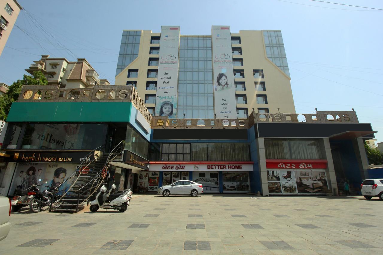 Oyo 8786 Hotel Maan Residency Ahmedabad Extérieur photo