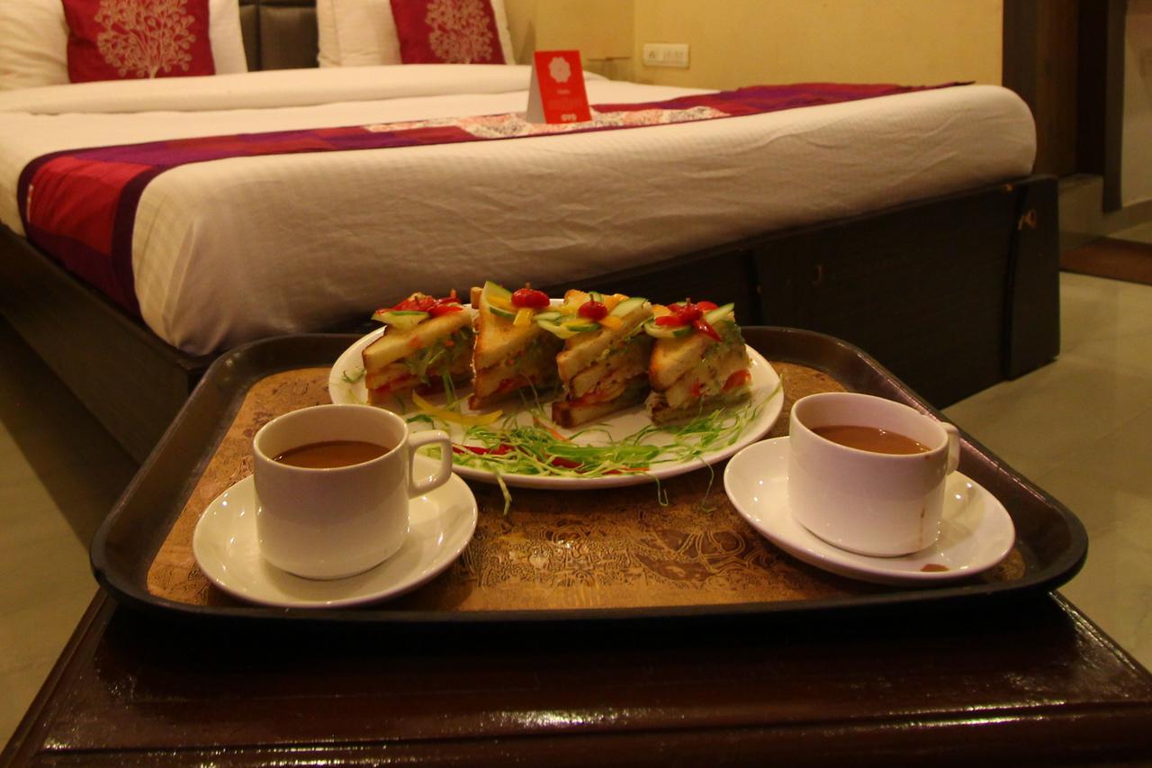 Oyo 8786 Hotel Maan Residency Ahmedabad Extérieur photo