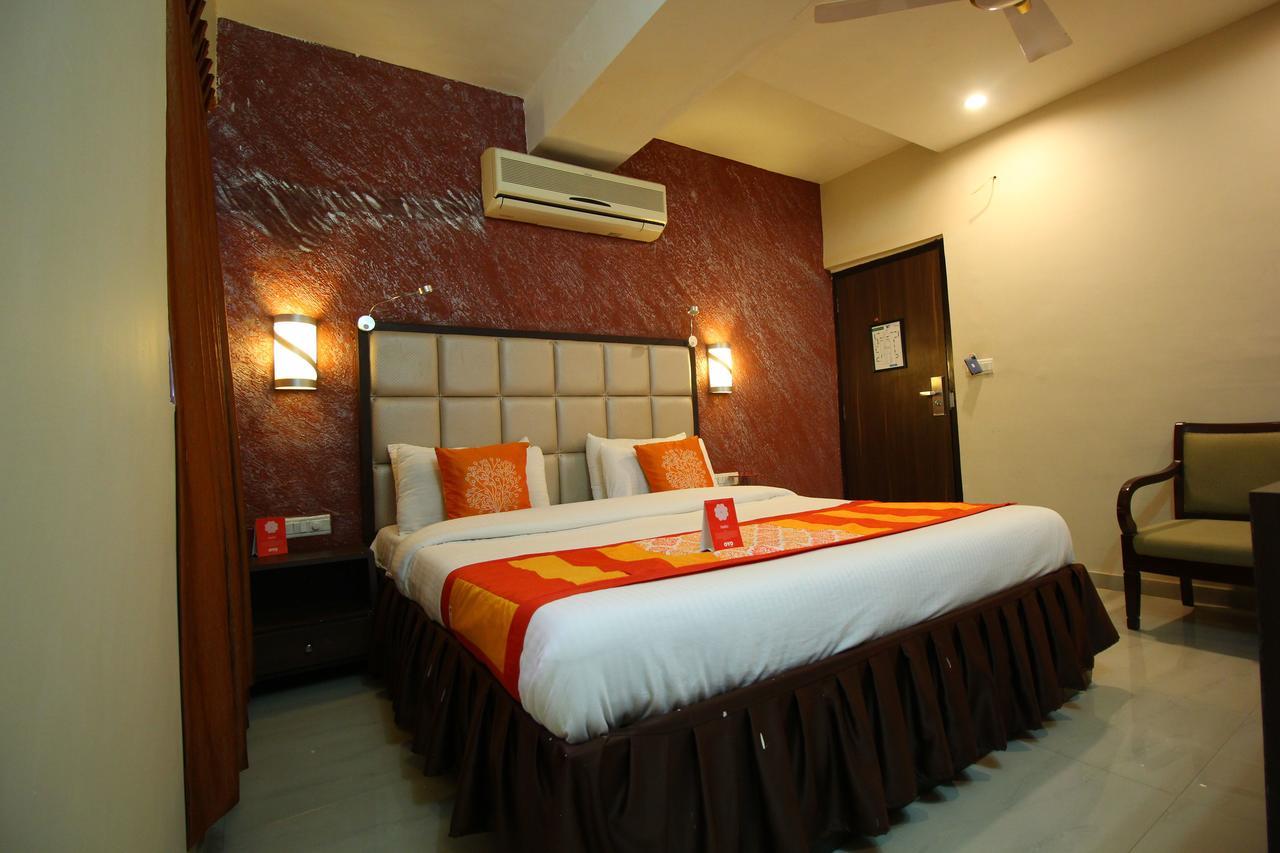 Oyo 8786 Hotel Maan Residency Ahmedabad Extérieur photo