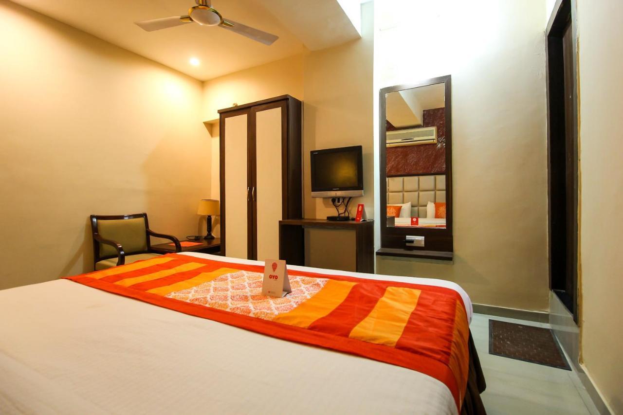 Oyo 8786 Hotel Maan Residency Ahmedabad Extérieur photo